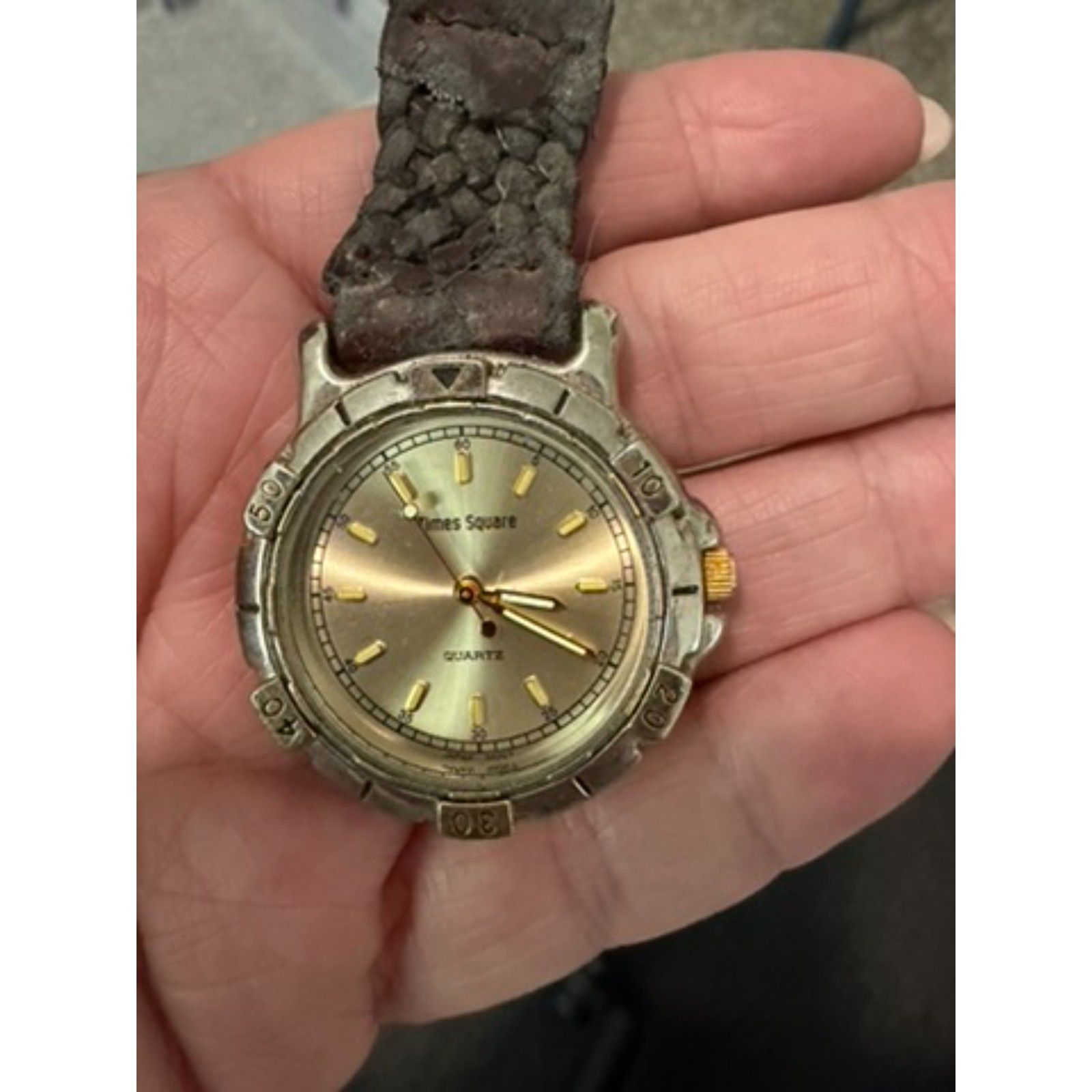 Times Square Vintage Quartz Mens Watch 6630/377fada Ind.